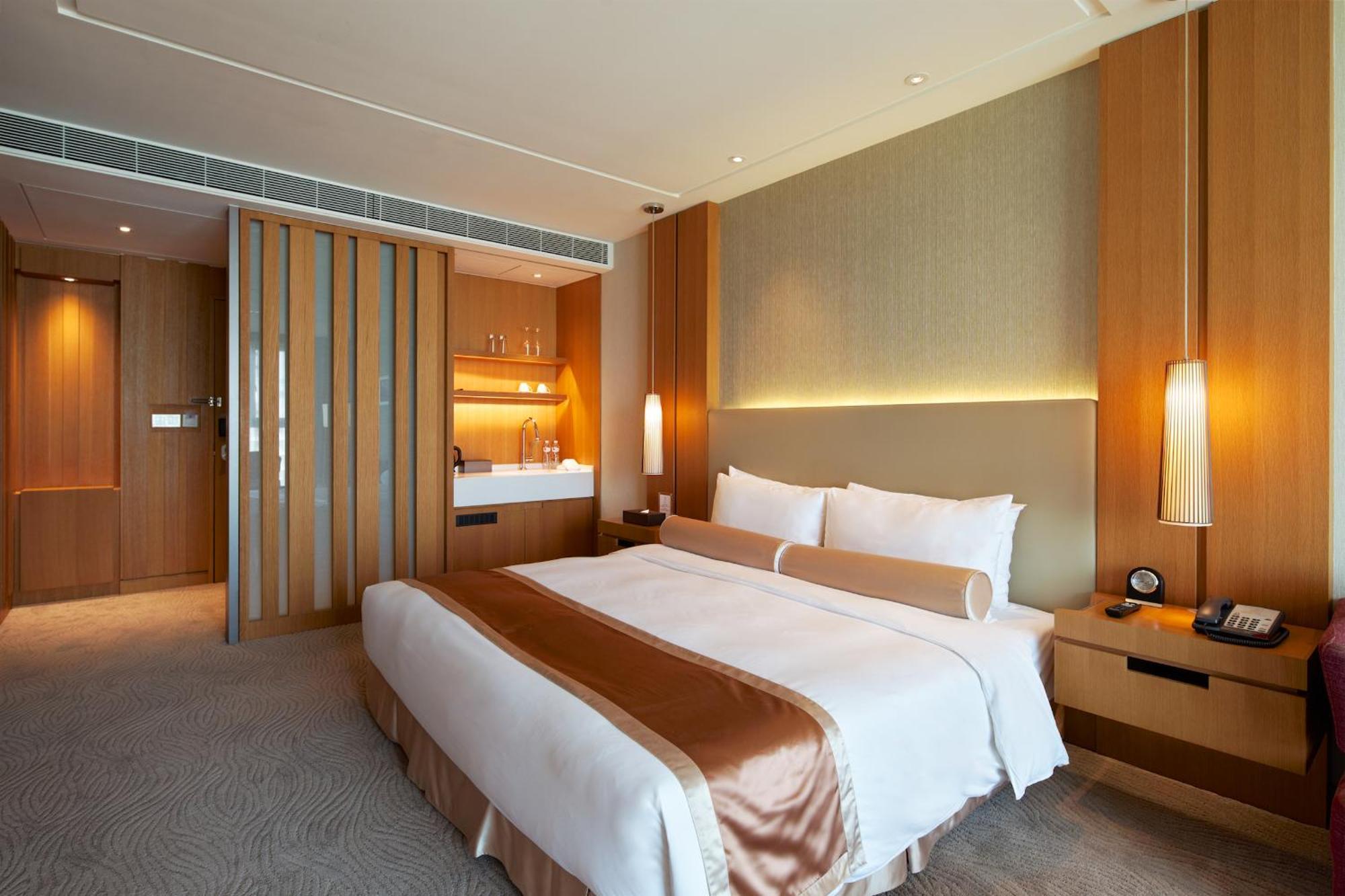 Millennium Hotel Taichung Exterior photo Deluxe Room