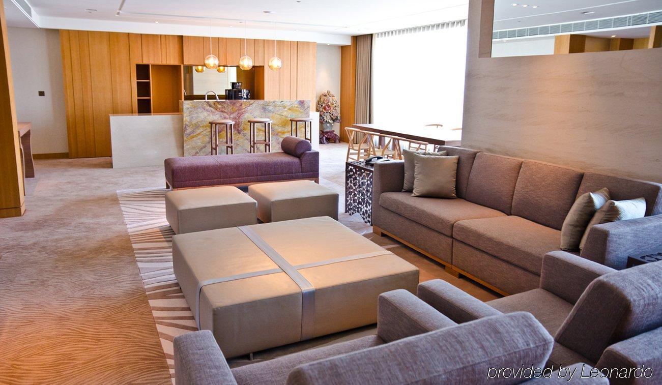 Millennium Hotel Taichung Exterior photo The living room of a three-bedroom suite